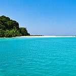 Jolly Buoy Island in Andaman, a popular marine day trip destination from Wandoor