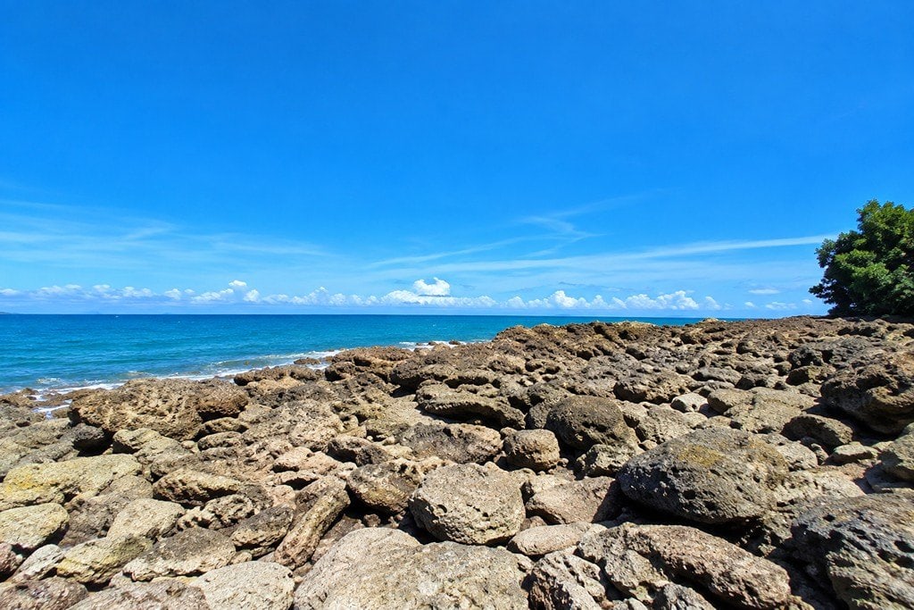 Scenic coastal view of Kalipur Beach near Diglipur with tropical island surroundings