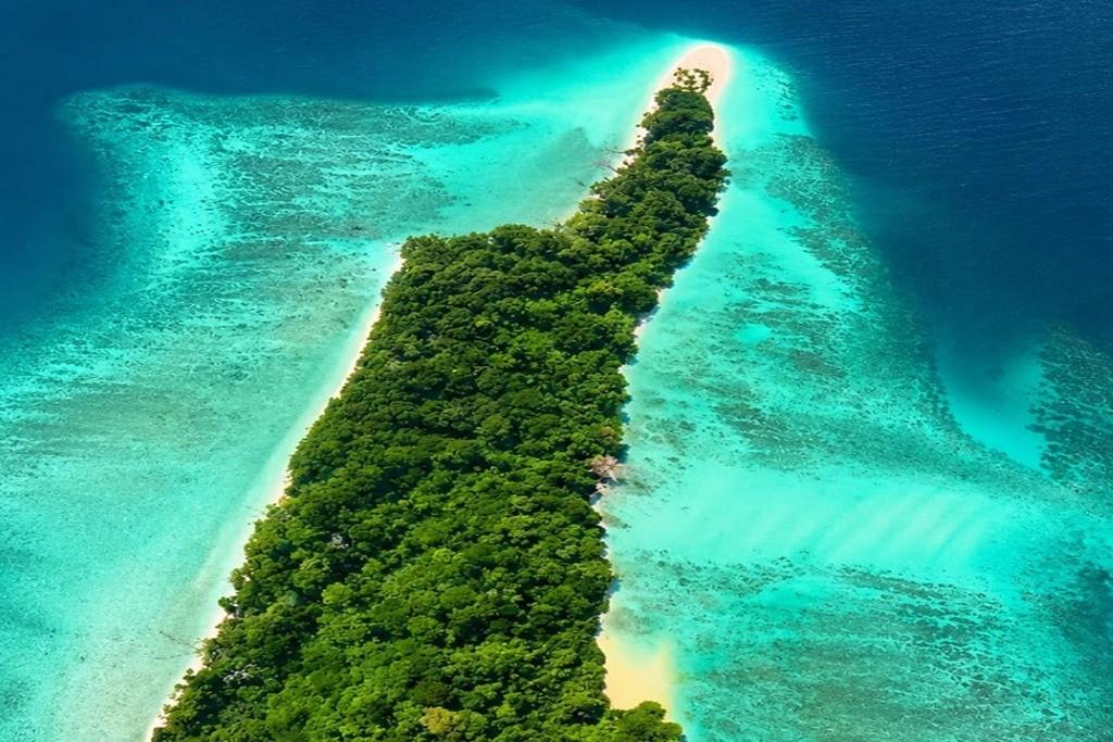 Jolly Buoy Island near Wandoor sightseeing during a 6 Nights 7 Days Andaman package with price