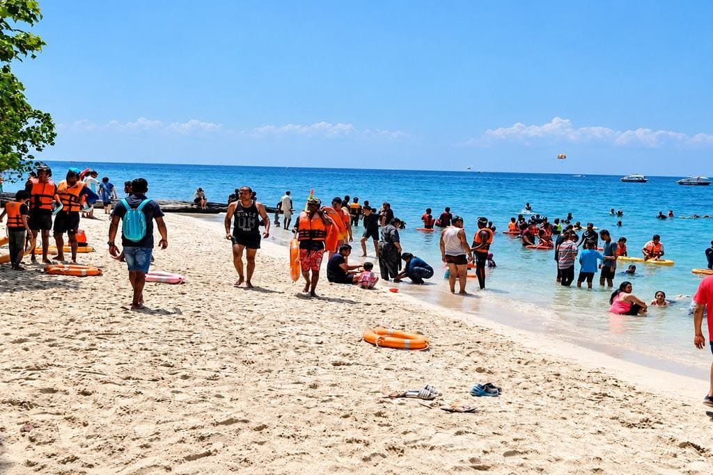 Elephant Beach Havelock Island on an Andaman tour package from Kolkata