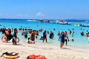 Elephant Beach Havelock Island on a Kolkata to Andaman tour package