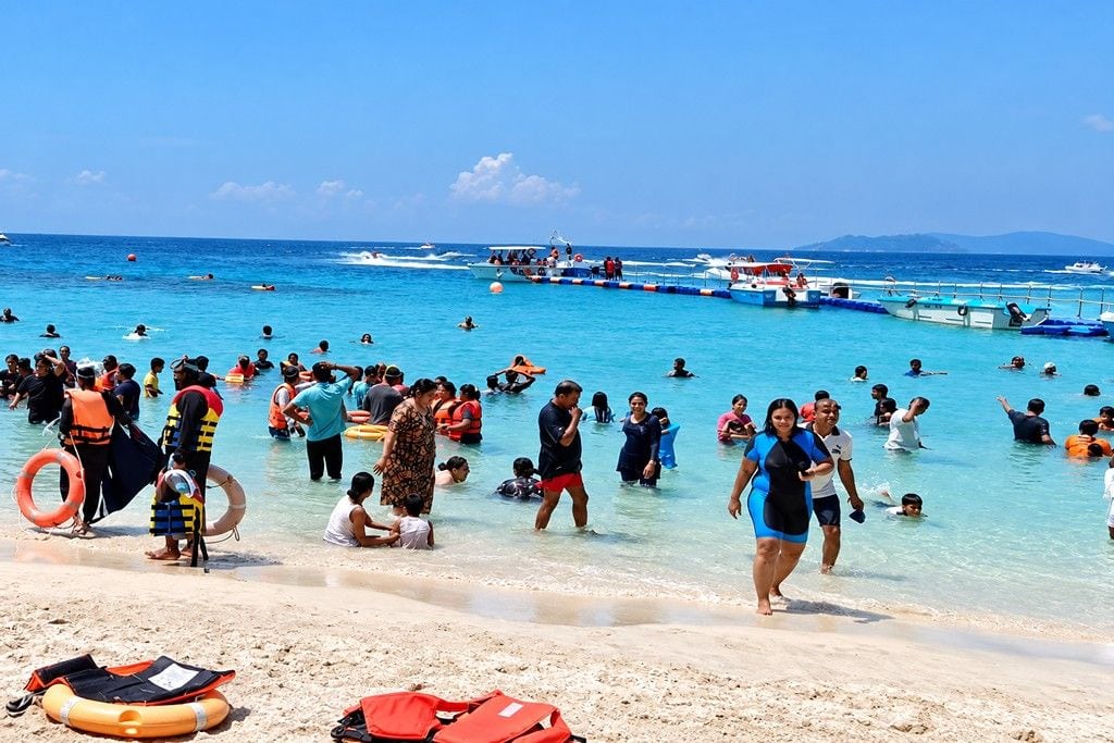 Elephant Beach Havelock Island on a Kolkata to Andaman tour package