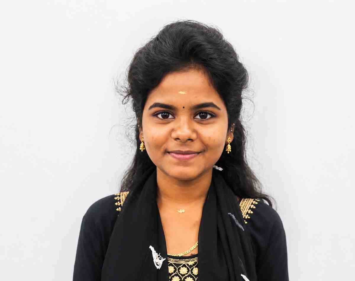 Bhuwaneshwari, Sales Executive at Andaman Ocean Tours & Travels, assisting customers with Andaman tour packages, hotel bookings, ferry tickets, sightseeing, and holiday planning.